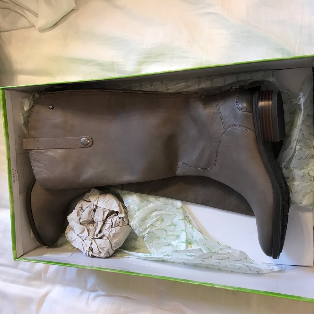 NEW IN BOX Sam Edelman boots!
